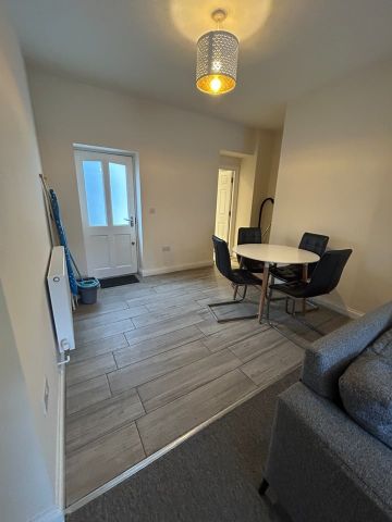 4 Bed Terraced House, Stoke Lane, BS9 - Photo 2