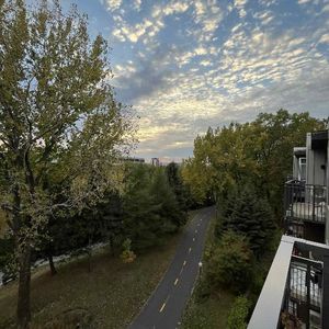 MAGNIFIQUE AU COEUR DE LIMOILOU - Photo 2