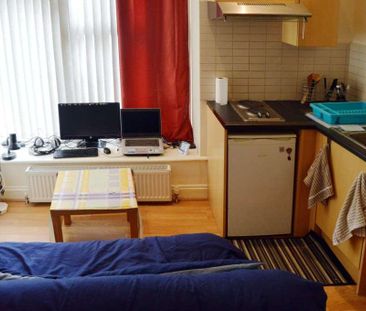 Studio to rent - Photo 2