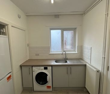 2 Bed Flat, Hamstead Court, B19 - Photo 2