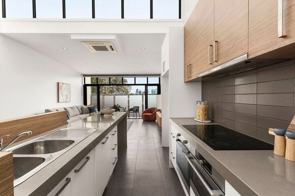 Architectural Residence Enjoying Stunning City Views! - Photo 1