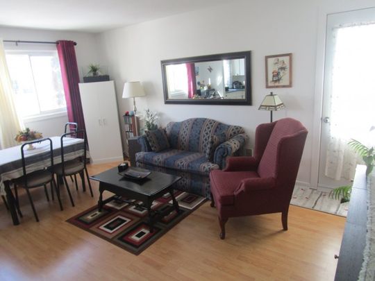 367 Raymond - Photo 1