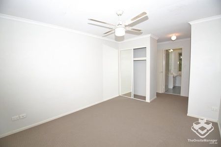 Quiet 3 bedroom townhouse - Photo 4