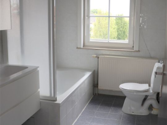 Centraal gelegen duplexappartement op 1e en 2eV met 3 SLK, dakterras & mogelijk garage - Photo 1