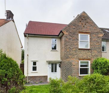 4 bedroom semi-detached house to rent - Photo 2