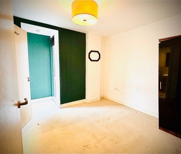 3 Bed Flat, Southdown House, BN3 - Photo 2