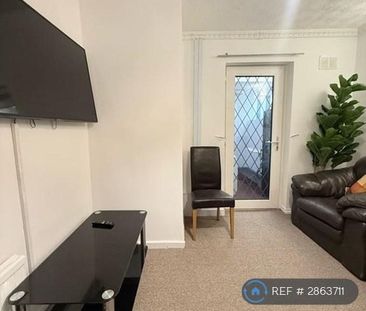 6 bedroom terraced house to rent - Photo 1