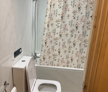 1 bedroom in a house share to rent - Photo 5