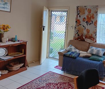 Broadbeach Waters - Photo 1