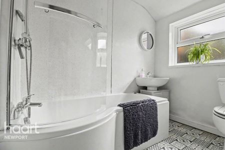 3 bedroom end of terrace house to rent - Photo 3