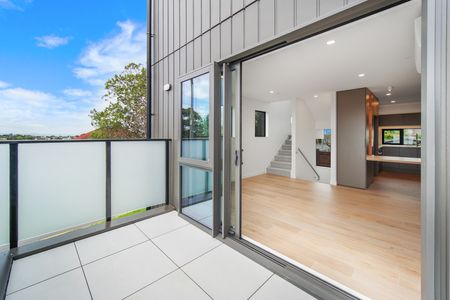 Brand new and close to the beach - Photo 4