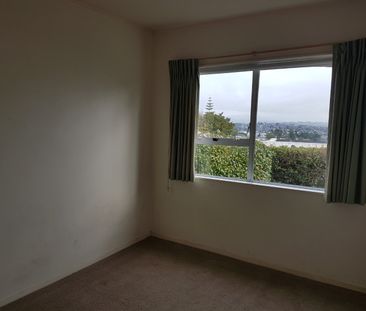 Comfortable home with nice outlook - Photo 5