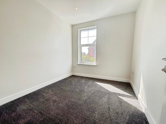 2 bedroom Apartment to let - Photo 1
