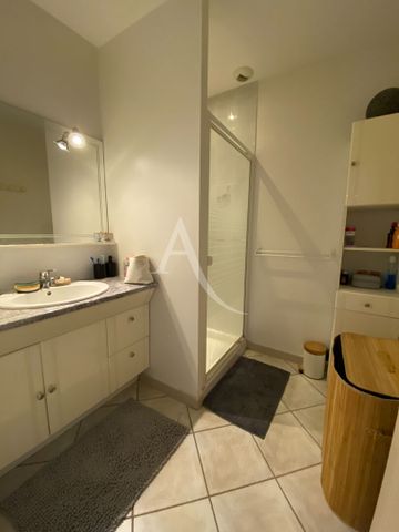 Location Appartement 2 pièces 59m² - Photo 3
