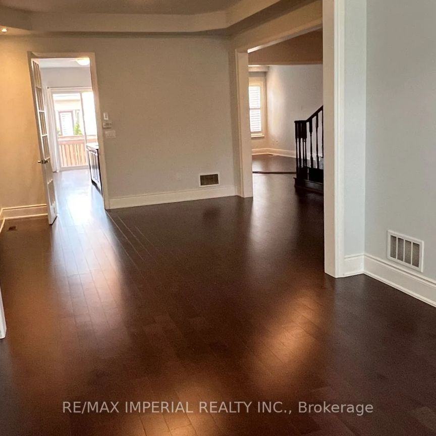 Detached Home For Lease | W9235867 - Photo 1