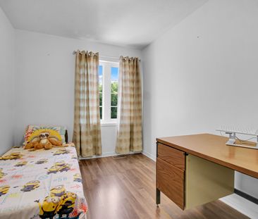 For Lease - 160 Deerfox Drive, Barrhaven, Ontario - Photo 1