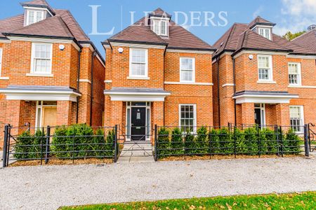 Broadoaks Park, KT14 - Photo 5
