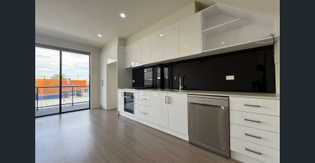 Modern Comfort and Convenience in the Heart of Preston - Photo 5