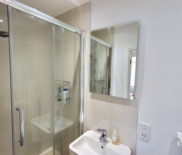 2 bedroom end of terrace house to rent - Photo 5