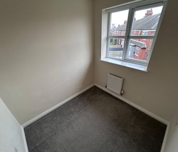3 bedroom terraced house to rent - Photo 3