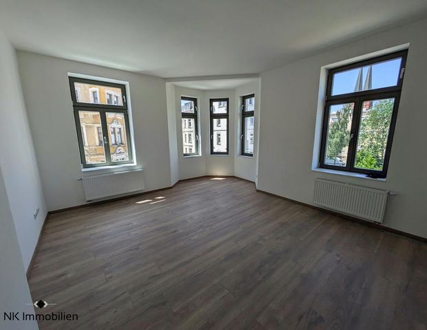 ++ frisch sanierte 3-Raum Wohnung mit Tageslichtbad - top-angebunden ins Chemnitzer Zentrum ++ - Photo 1