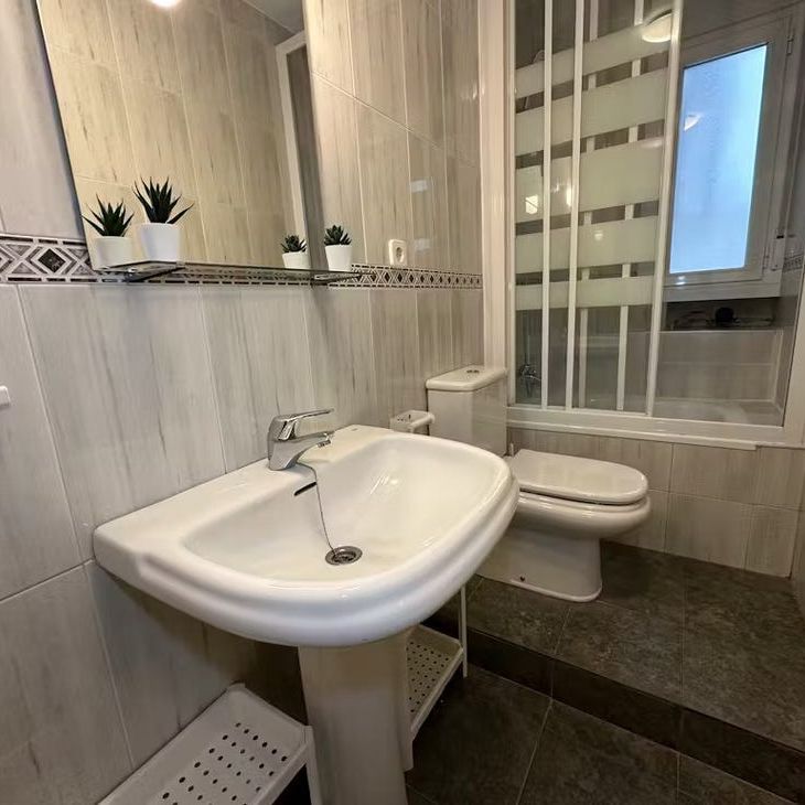 Calle del Doctor Esquerdo, Madrid, Community of Madrid 28028 - Foto 1