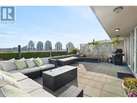 909 221 UNION STREET, Vancouver, British Columbia - Photo 4