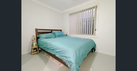 Stylish 3 bedroom townhouse comfort, convenience, and community living - Photo 5