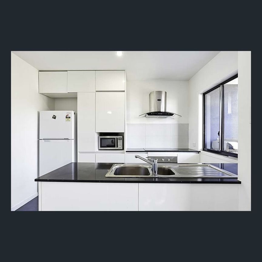 Room 3 - 2/484 Wynnum Road, Morningside, Qld 4170 - Photo 1