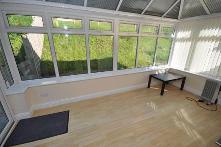 2 bedroom detached bungalow to rent - Photo 2