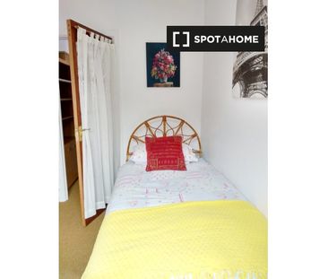 Room in a 2-Bedroom apartment for rent in Ballygall, Dublin - Photo 3