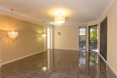 Ideally located Quality Family Home for rent - Photo 2