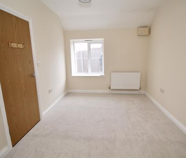 2 bedroom detached bungalow to rent - Photo 1