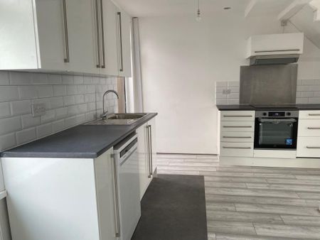 The Gardens, Southwick - Photo 4