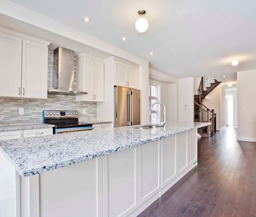 For Lease - 99 Causland Lane, Richmond Hill, Ontario - Photo 3