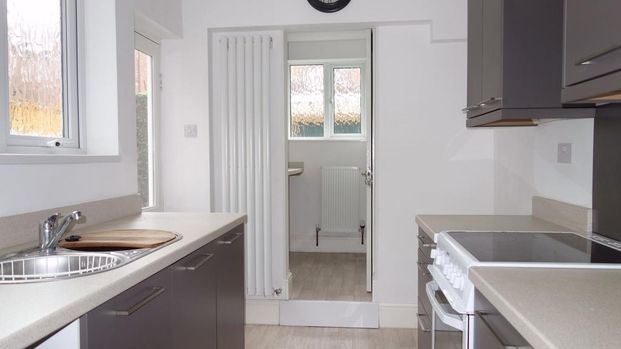 2 bedroom terraced house to rent - Photo 1