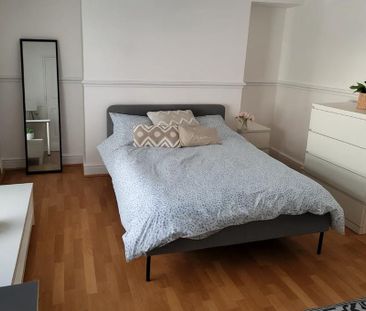 1 bedroom in a house share to rent - Photo 5