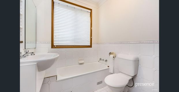 MEREWETHER VILLA – GREAT VALUE IN A PRIME LOCATION - Photo 1