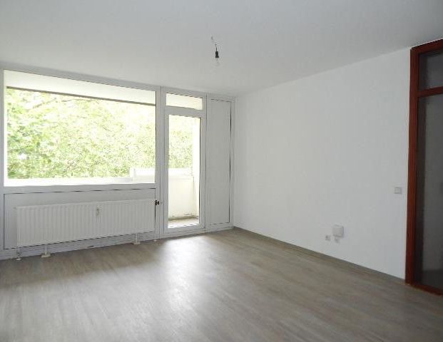 Schöne Wohnung sucht Mieter: individuelle 3-Zimmer-Wohnung (WBS) - Foto 1