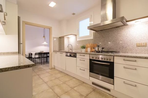 Carrer de Balmes, Barcelona, Catalonia - Photo 1