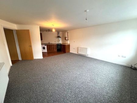 2 Bedroom Flat / Apartment - Northam Road, Northam - Photo 3