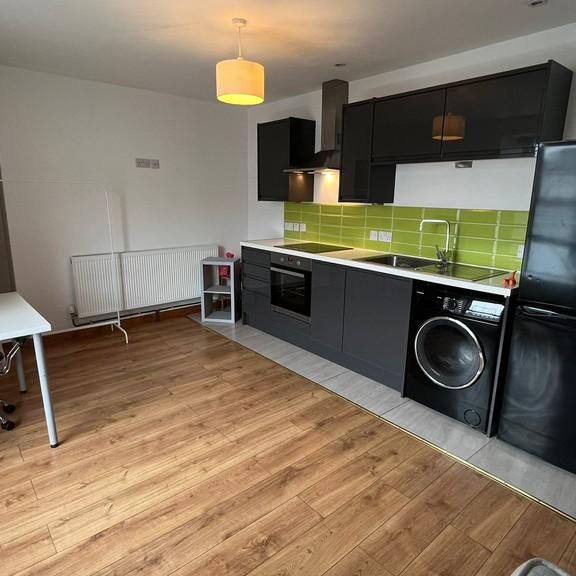 Studio to rent - Photo 1