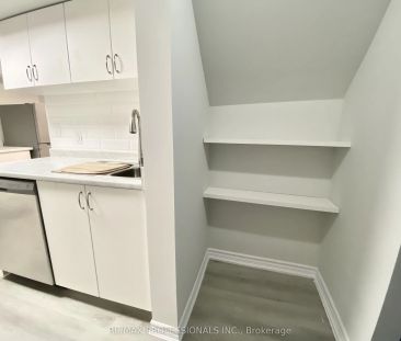 77 Roseneath Crescent #Lower - Photo 4