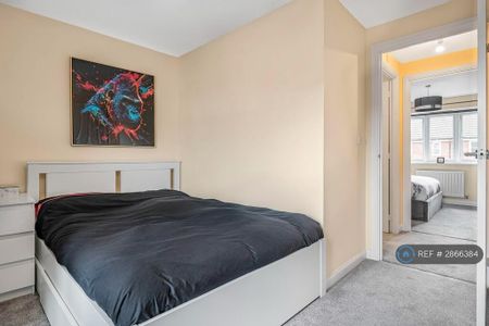 2 bedroom semi-detached house to rent - Photo 4