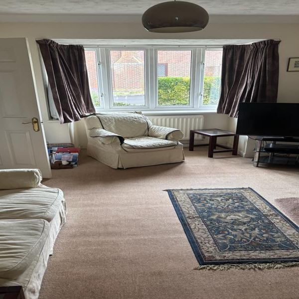 1 bedroom in a house share to rent - Photo 1