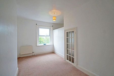 A 2 Bedroom Flat in Central Cheltenham GL50 3ED - Photo 3