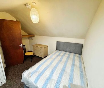 4 bedroom terraced house to rent - Photo 4