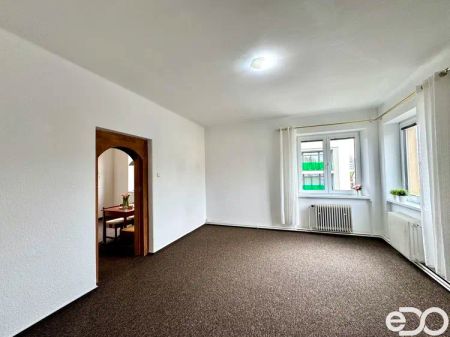 Pronájem bytu 2+1 s lodžií - Fotografie 2