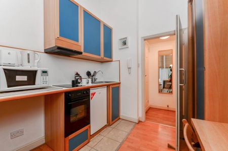 Flat 28 West Cromwell Road, Earls Court SW5 9QL - Photo 2