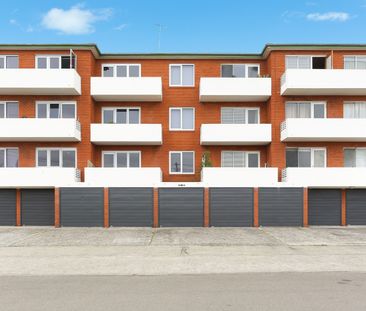 2/31-33 Maida Street, Lilyfield NSW 2040 - Apartment For Rent | Domain - Photo 2